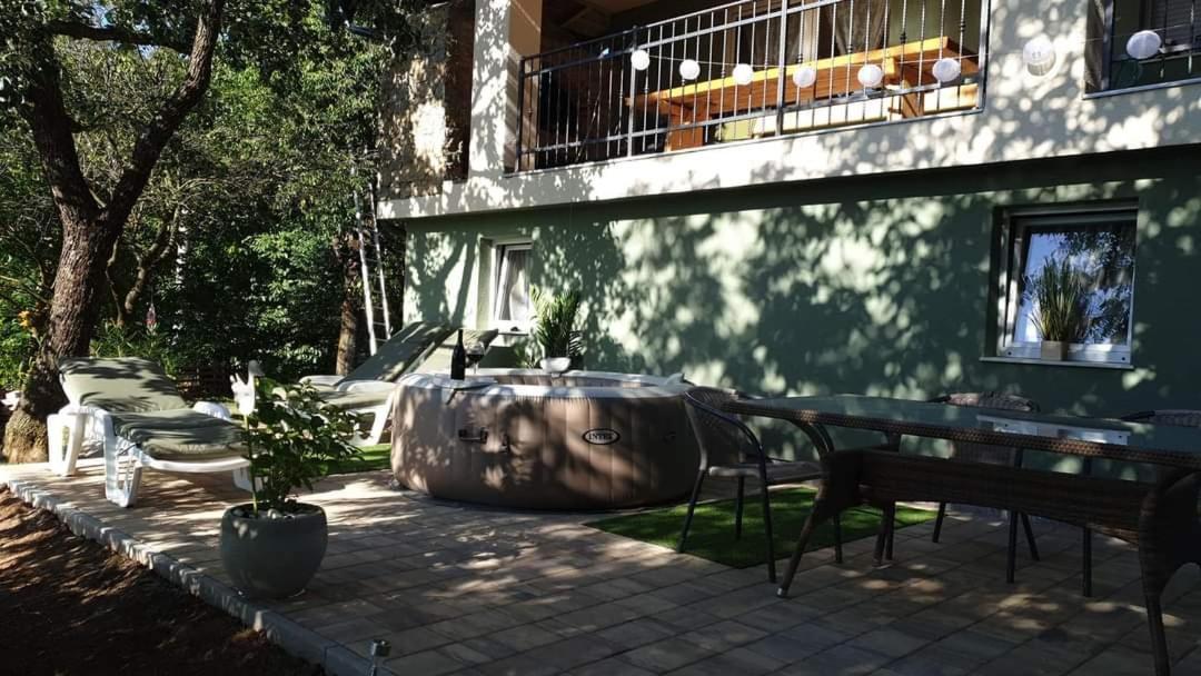Alex With Sauna Apartment *